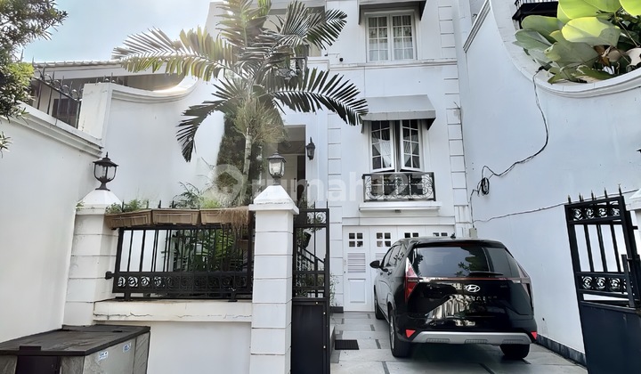Dijual Rumah Classic Modern Siap Huni Lokasi Strategis Di Bintaro Jakarta Selatan