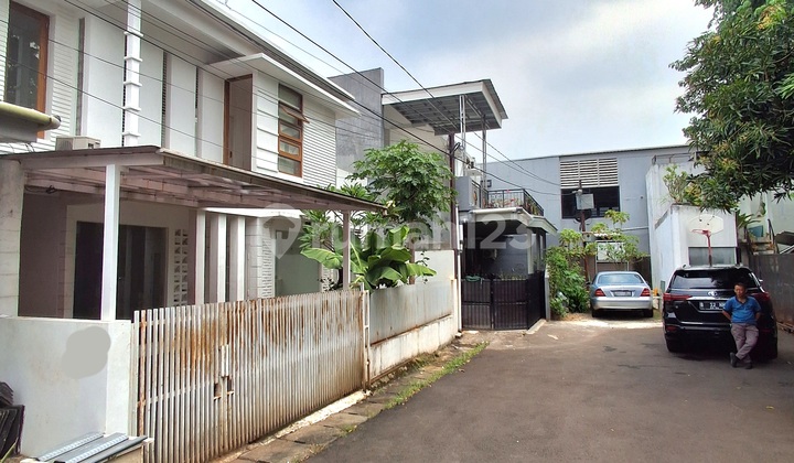 Disewakan Rumah Lokasi Sangat Private Nyaman Strategis Dekat Ke Manapun Di Veteran Bintaro Jakarta Selatan 2