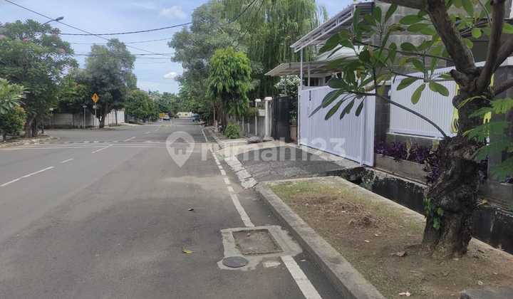 Sewa Rumah 2 Lantai 5+1 Kamar Tidur di Taman Duren Sawit Jakarta Timur 2