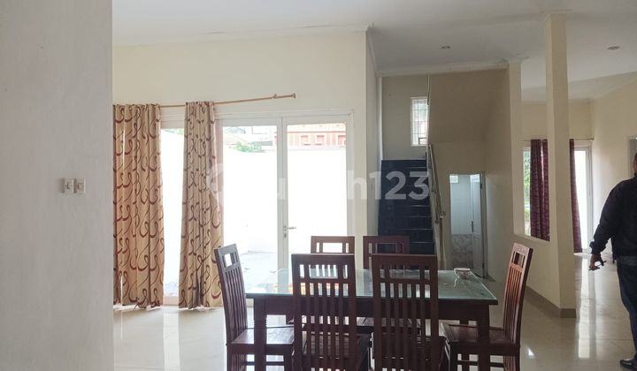 Spacious 400m House Fully Furnished De Latinos 6+1 Bedrooms