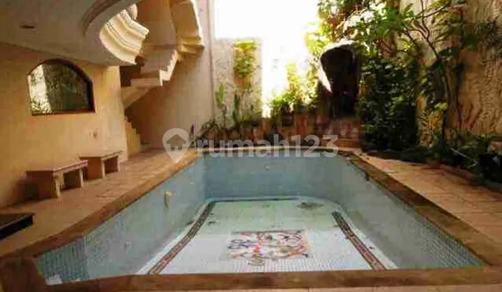 Rumah Exclusive di Hook LT 616 Bgv Kelapa Gading Jakarta Utara 2