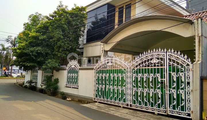 Rumah Hoek Luas 342 M2 Posisi Depan Jl Boulevard Galaxy