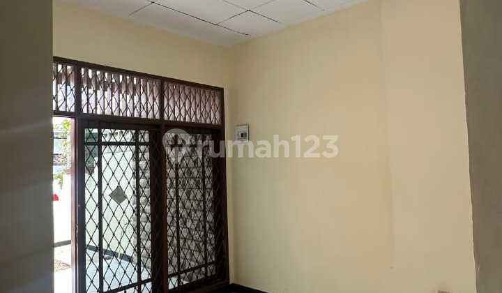 Rumah 2 Lantai 5 Kamar Tidur Disewa di Galaxy Bekasi Rumah 2 Lantai 5 Kamar Tidur Disewa di Galaxy Bekasi