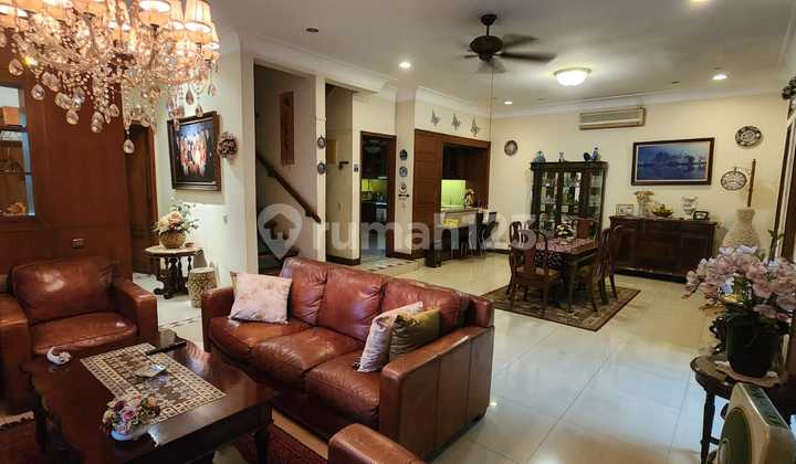 Rumah 2 Lantai Bangunan Kokoh di Pondok Indah