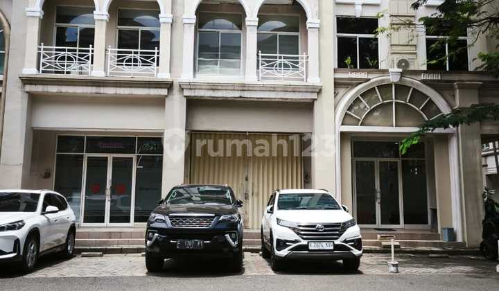 Ruko 2,5 Lantai Kawasan Komersial di Galaxy Bekasi