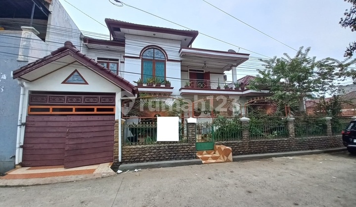 Rumah 2 Lantai Luas 266 Bangunan Bagus di Villa Pertiwi Depok