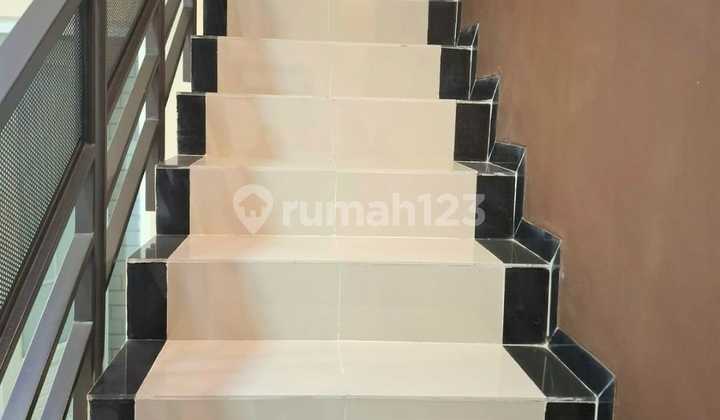 Rumah Siap Huni 2 Lantai Lokasi Narogong Bekasi Timur 2