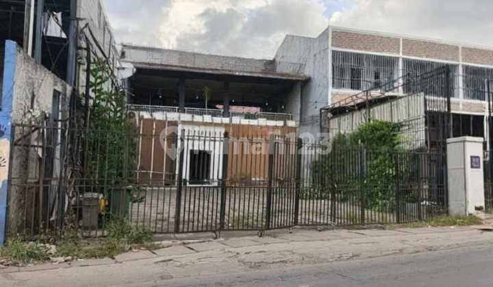 Ex Restaurant for Rent, Semi-Furnished Building, Area 679m in Jatiasih