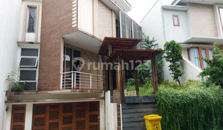 Rumah Nyaman Desain Arsitektur Menarik di Lebak Bulus Jakarta Selatan Rumah Nyaman Desain Arsitektur Menarik di Lebak Bulus Jakarta Selatan