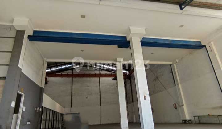 Gudang lengkap dengan crane, ruang meeting+direksi+kantor