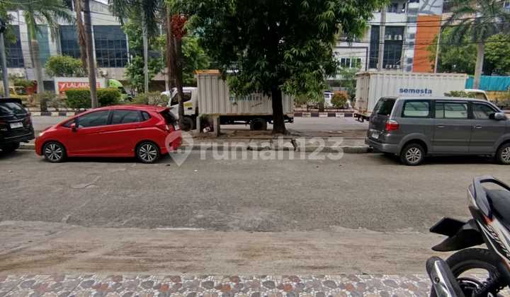 Ruko Bagus dan Strategis Tengah Kota , 4 Lantai Full Siap Pakai, Lebih Tinggi Dari Jalan, Row Depan Luas, Lengkap dengan Ruang Kantor, Kamar Tidur , Kamar Mandi Setiap Lantai. Ruko Bagus dan Strategis Tengah Kota , 4 Lantai Full Siap Pakai, Lebih Tinggi Dari Jalan, Row Depan Luas, Lengkap dengan Ruang Kantor, Kamar Tidur , Kamar Mandi Setiap Lantai.