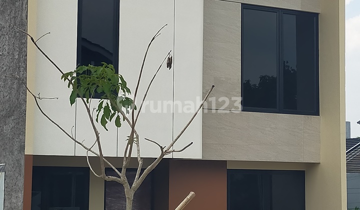 Banyumanik Semarang Upper Luxury House 1