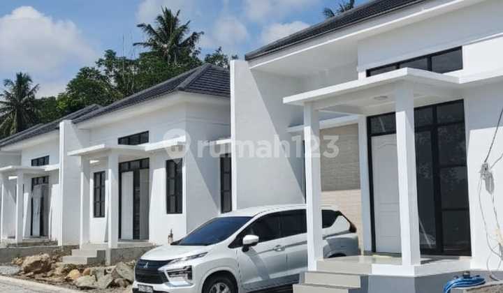 Sell New Ready-to-Live-in House in Banyumanik 2