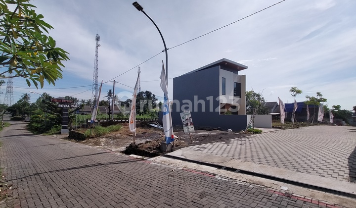 Exclusive 2-Story House in Pudak Payung 1