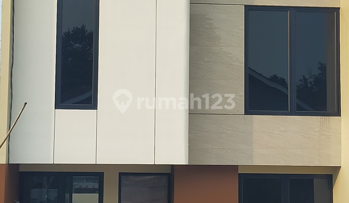 Banyumanik Semarang Upper Luxury House 2