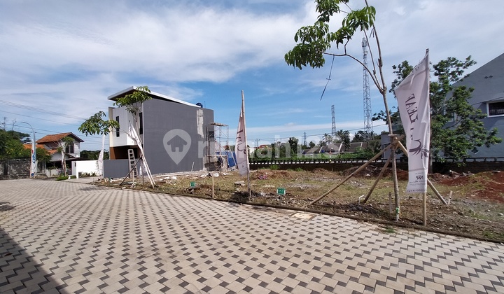 Exclusive 2-Story House in Pudak Payung 2