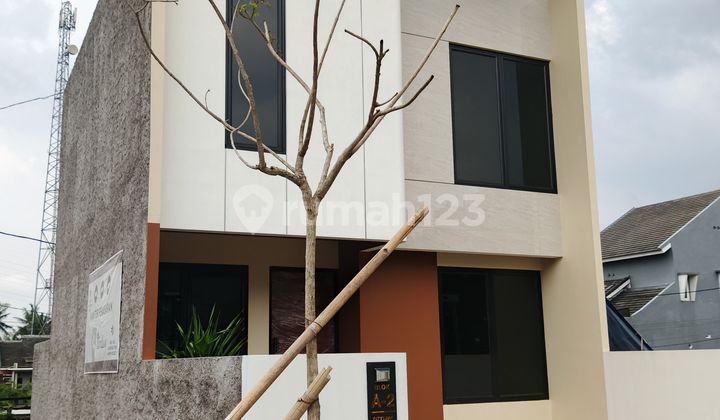 Luxury 2-Story Flood-Free House in Semarang 2