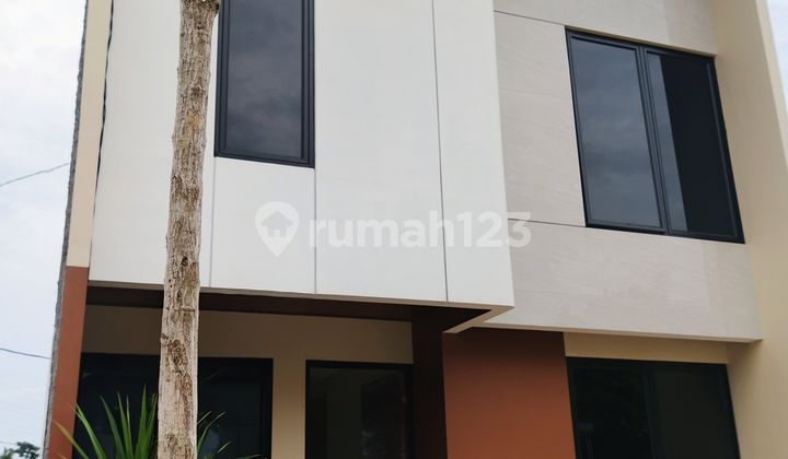 Flood-Free Luxury House in Banyumanik 1