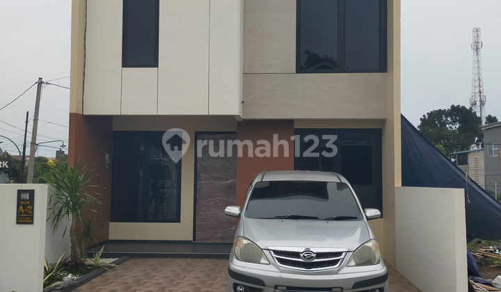 House in Semarang Above Flood-Free 2-Story House Banyumanik Luxury House Banyumanik 2