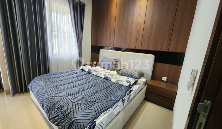 Sewa Rumah Bagus Full Furnished 2 Lantai Siap Huni di Askara Vanya Park BSD, Tangerang