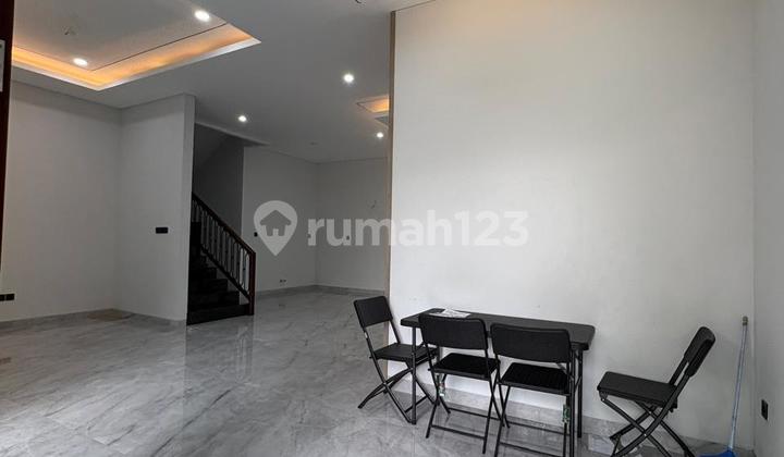 Beautiful House Corner Position Ready to Occupied at The Icon, BSD City - Tangerang 2