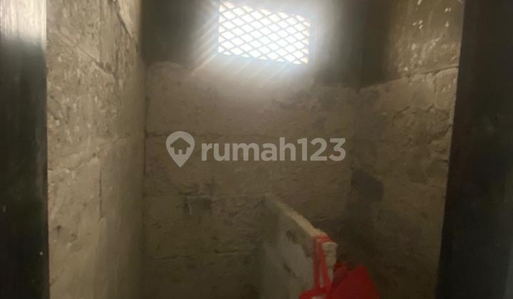 Beautiful Studio House for Rent with Swimming Pool in Strategic Location, Kemang, South Jakarta 2