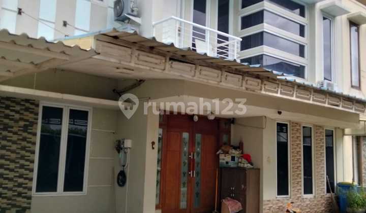 Nice 2-Story House Strategic Location Easy Access Near MRT Station in Jagakarsa, South Jakarta