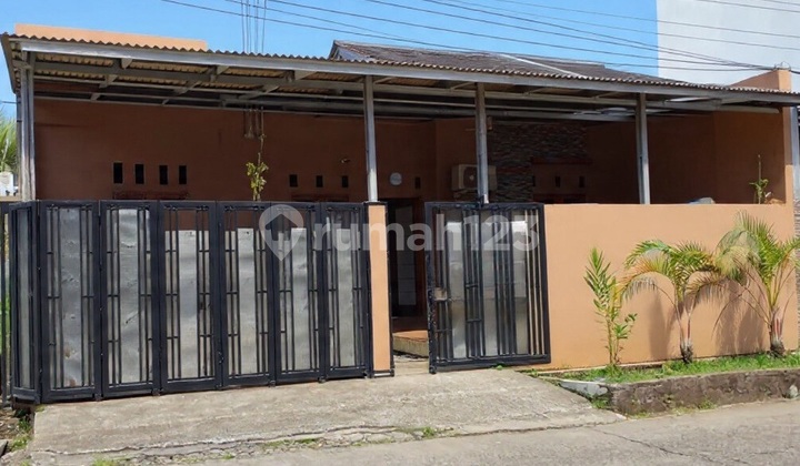 4-Bedroom Move-In Ready Home, Spacious Carport, 5 Minutes to Station and New Toll Road 4-Bedroom Move-In Ready Home, Spacious Carport, 5 Minutes to Station and New Toll Road