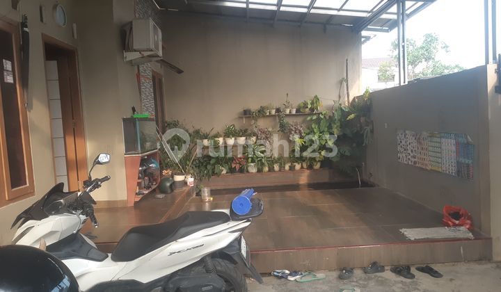 4-Bedroom Move-In Ready Home, Spacious Carport, 5 Minutes to Station and New Toll Road 4-Bedroom Move-In Ready Home, Spacious Carport, 5 Minutes to Station and New Toll Road