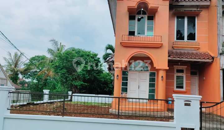 Rumah Bergaya American Classic Di Parung. 2