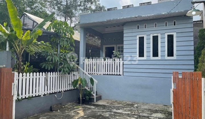 Rumah Asri Lahan Luas 5 Menit Stasiun-Siap Tingkat