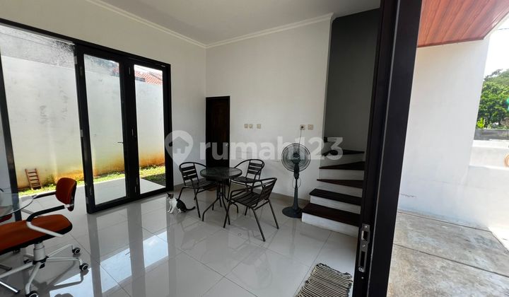 2-Story House 10 Minutes to KRL. 3 Million Direct Deed. Angkot Access. 2