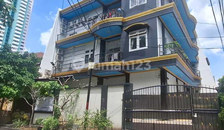 Rumah Kost-kostan, Terisi Penuh, Lokasi Tenang Dan Aman, Rajawali Selatan