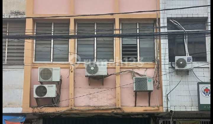 Shop House Facing Main Road, Suitable for Office or Warehouse, Rarely Available, Lauze Raya