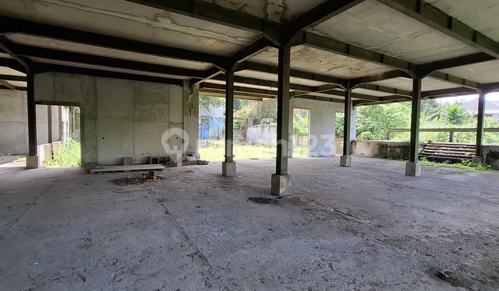 For Rent: Half-Finished Building by the Roadside near the Botanical Garden For Rent: Half-Finished Building by the Roadside near the Botanical Garden