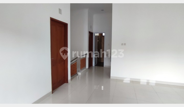2-story rental house in Danau Bogor Raya block I 2-story rental house in Danau Bogor Raya block I