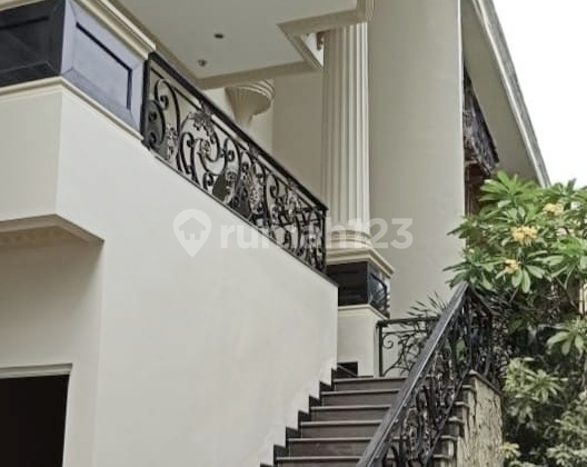 Quick Sale: 3-Story Luxury House 432M² in Elite Area Kelapa Gading Only 32M Negotiable
