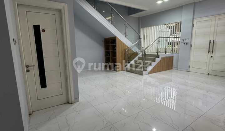 Jual Cepat Rumah Bagus Kelapa Gading 3 Lantai 13X15 Siap Huni 4.85. M 2