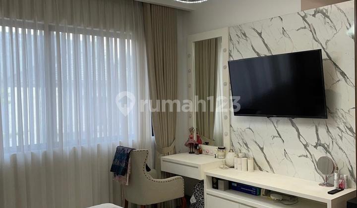 Luxury House with 190 Wide Hook in Kebayoran Bintaro