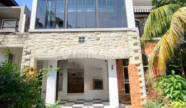 Hook House Front Garden In Emerald Bintaro 2