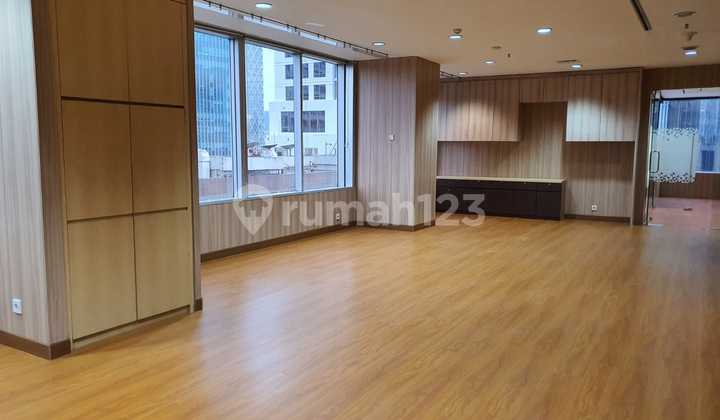 Ruang Office Ready Move In di New Unit Menara Sudirman Kebayoran Baru