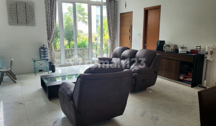 Dekat Akses Tol, Rumah, 4 Lantai, Dekat Sekolah Internasional,