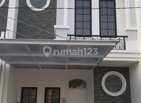 Rumah 2 lantai bagus cikarang 