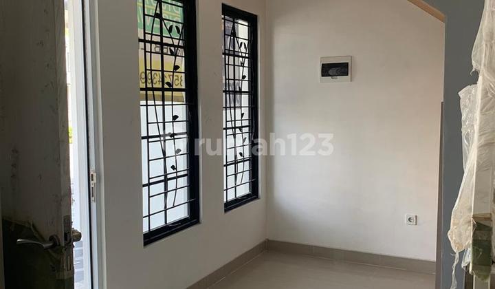 Rumah 2 lantai bagus cikarang  2