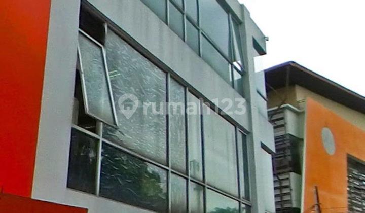 Disewakan Ruko Hoek Strategis di Jl. Tebet Barat Dalam Raya - Jakarta Selatan