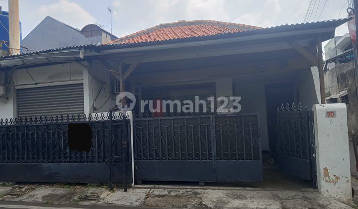 For Sale Old Land-Priced House in East Tebet Dalam - South Jakarta