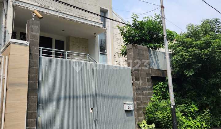 Dijual Rumah di Pondok Indah Jl. Niaga Hijau Kebayoran Lama, Jakarta Selatan