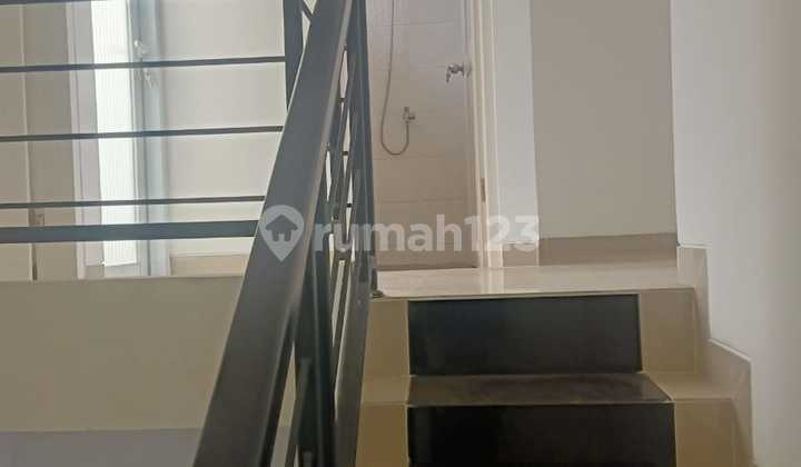 Dijual Rumah Strategis di Jatiwaringin, Pondok Gede 2