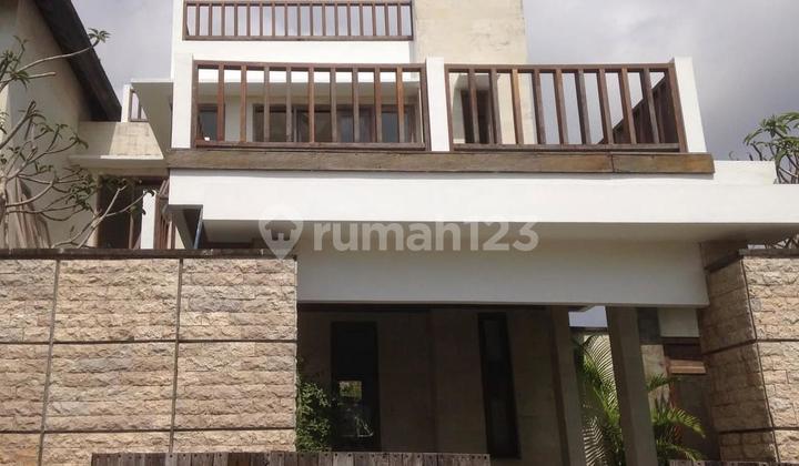 Dijual villa eksklusif di kawasan Sahadewa Mansion, Pecatu Graha Bali