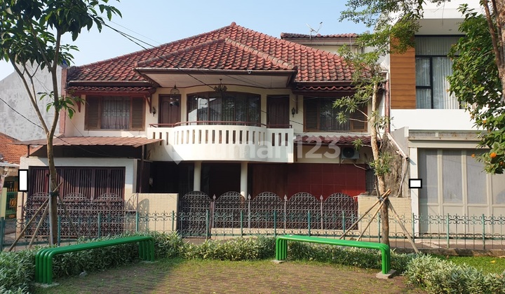 RUMAH BAGUS 2 LANTAI DI TEBET 1